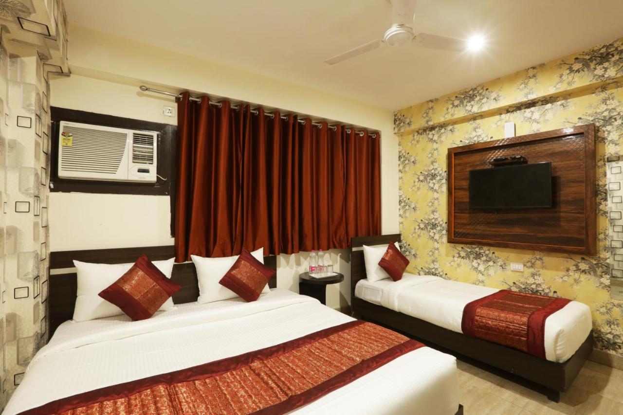 Hotel Ark Wood New Delhi Exterior photo